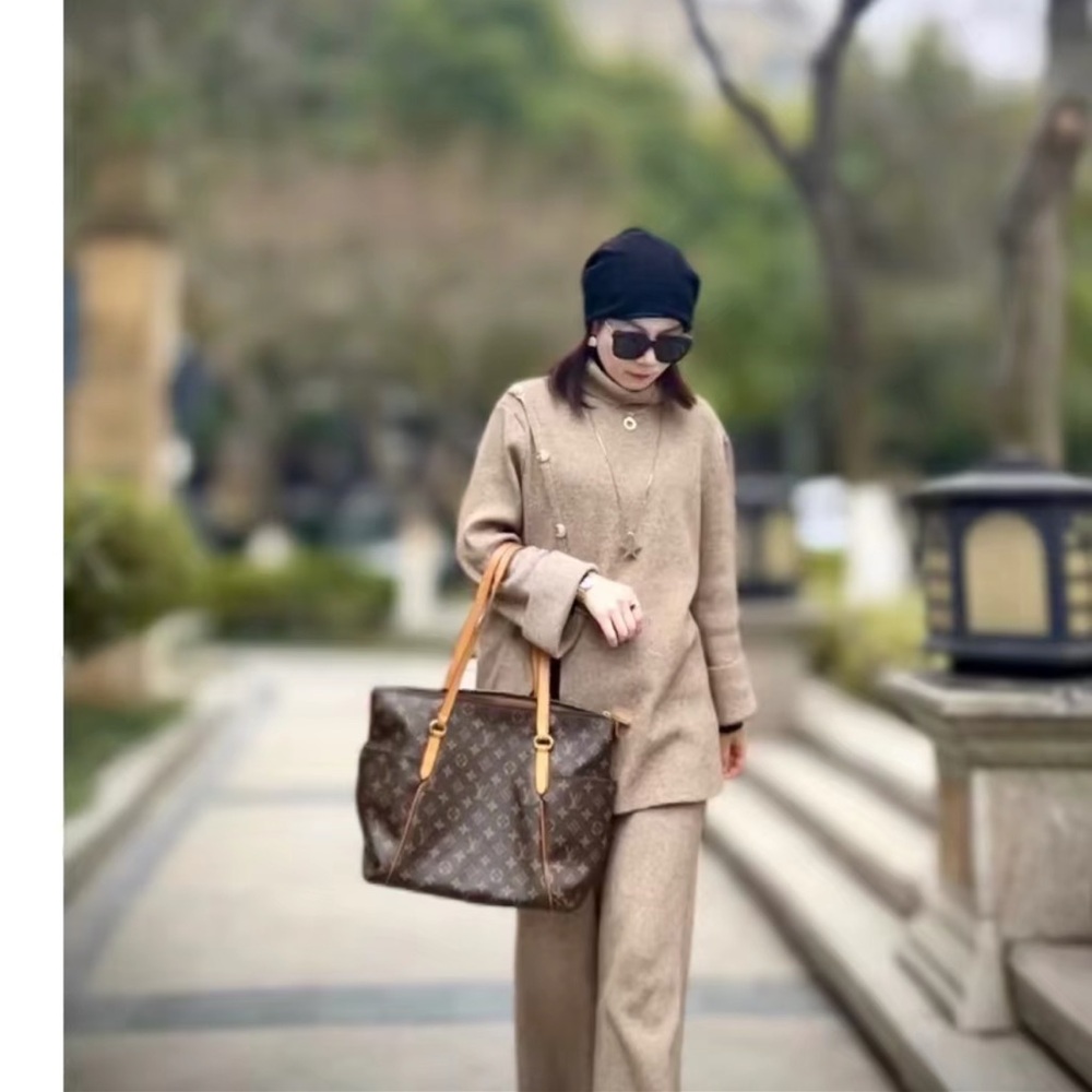 Louis‎ Vuitton Monogram Totally MM Tote Bag, Women's, M41015 - Picture 2 of 16